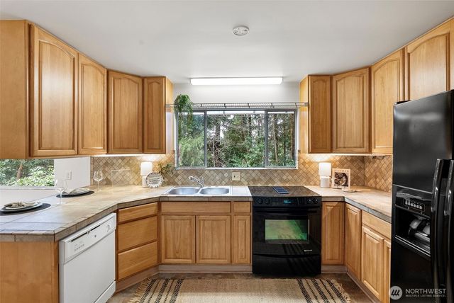 1145 Lower Marine Drive, Bremerton, WA 98312