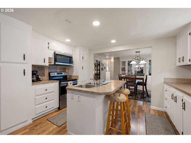 4800 BARGER Dr 39, Eugene, OR 97402