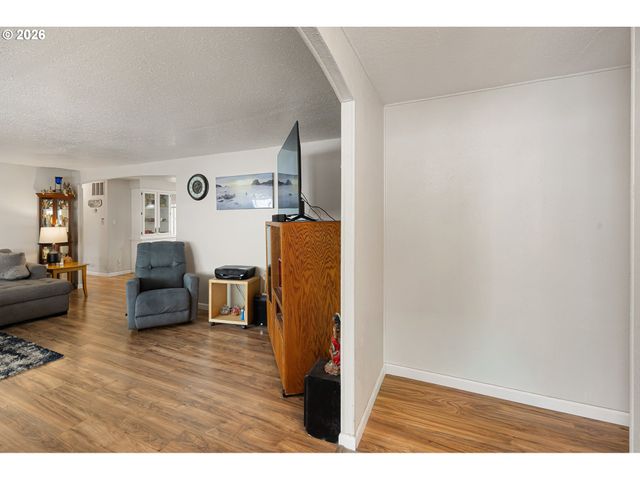 4800 BARGER Dr 39, Eugene, OR 97402