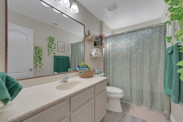 2620 Timid Tiger Avenue, North Las Vegas, NV 89086