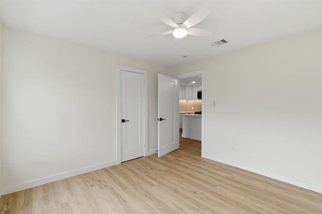 617 Ouida Street, Grand Prairie, TX 75051