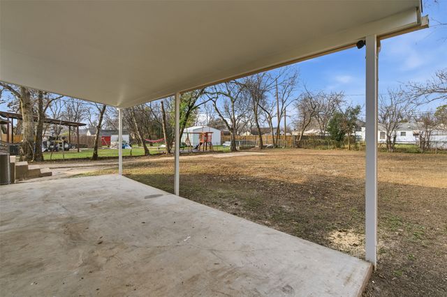 617 Ouida Street, Grand Prairie, TX 75051