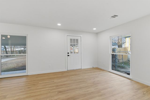 617 Ouida Street, Grand Prairie, TX 75051