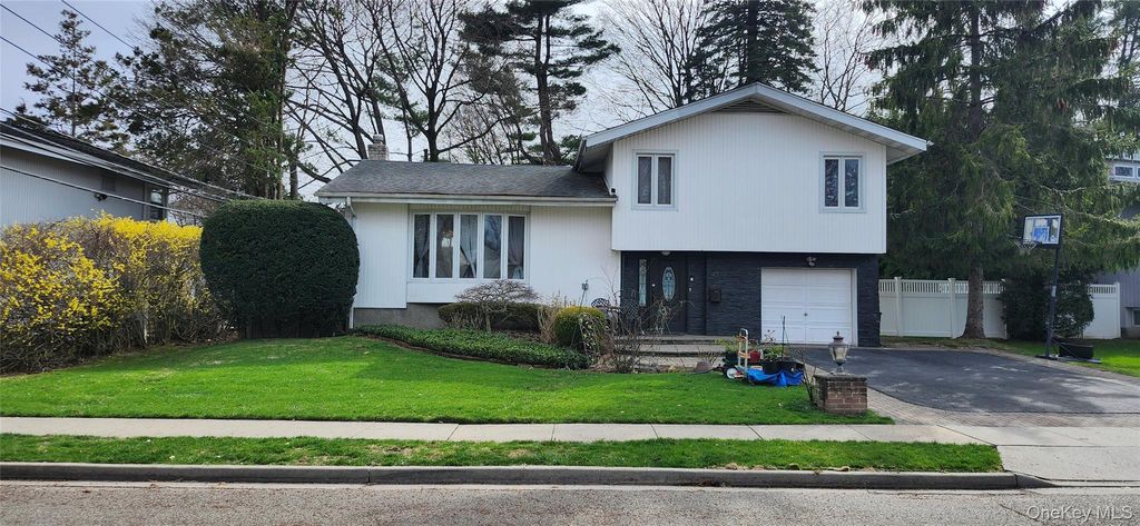 43 Forest Drive, Jericho, NY 11753