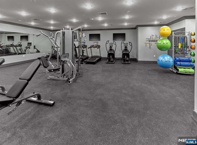 8 Tice Road 111, Franklin Lakes, NJ 07417
