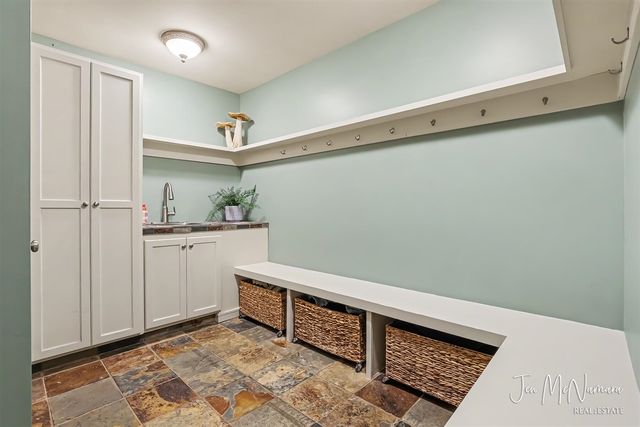 3701 Webber Pines Drive, Grand Rapids, MI 49525