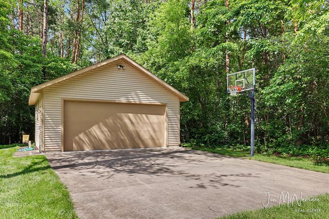 3701 Webber Pines Drive, Grand Rapids, MI 49525