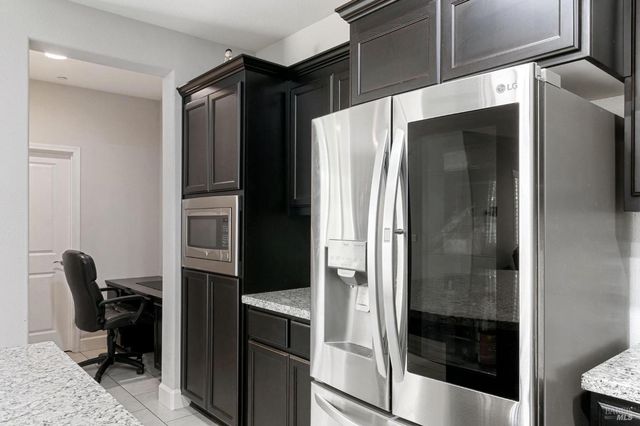 7012 Cardinal Ct, Vacaville, CA 95687