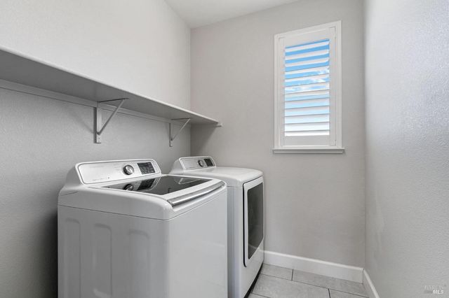 7012 Cardinal Ct, Vacaville, CA 95687