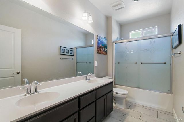 7012 Cardinal Ct, Vacaville, CA 95687