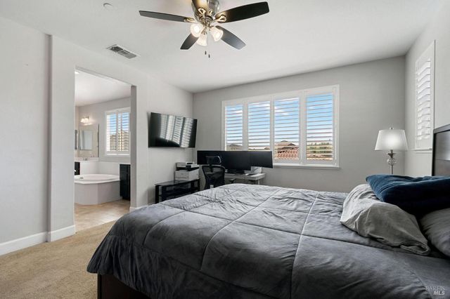 7012 Cardinal Ct, Vacaville, CA 95687