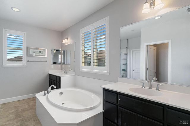 7012 Cardinal Ct, Vacaville, CA 95687