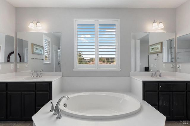 7012 Cardinal Ct, Vacaville, CA 95687