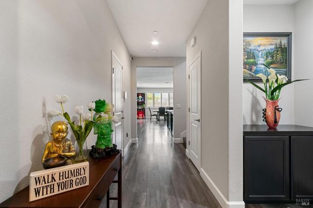 7012 Cardinal Ct, Vacaville, CA 95687