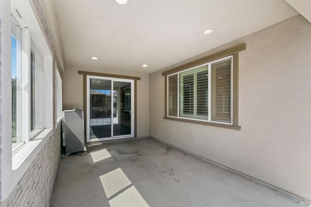 7012 Cardinal Ct, Vacaville, CA 95687