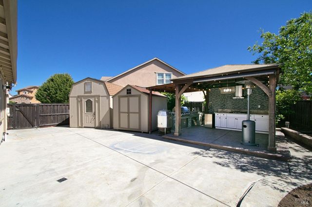 7012 Cardinal Ct, Vacaville, CA 95687
