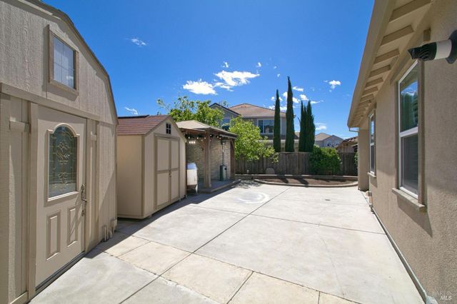 7012 Cardinal Ct, Vacaville, CA 95687