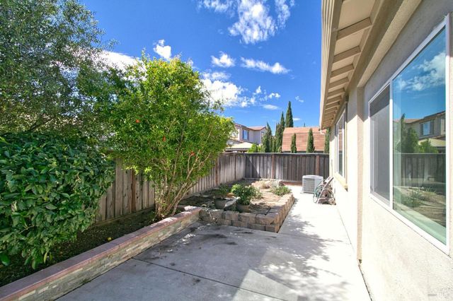 7012 Cardinal Ct, Vacaville, CA 95687