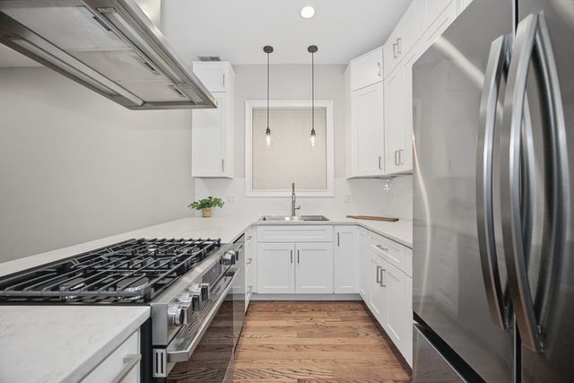 2920 N Damen Avenue 2, Chicago, IL 60618