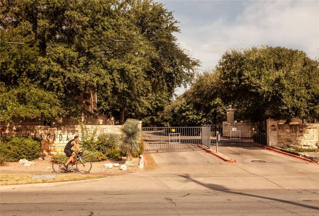 3406 Menchaca RD 28, Austin, TX 78704