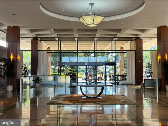 3705 S GEORGE MASON DR #910S, Falls Church, VA 22041