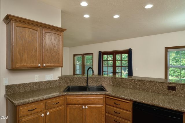 238 Fieldbrook Court, Medford, OR 97504