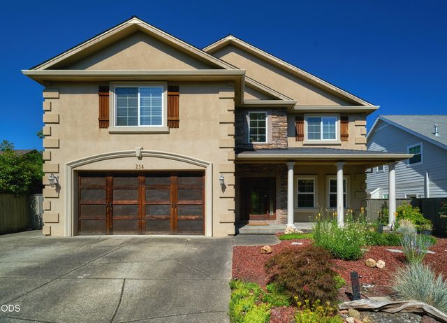 238 Fieldbrook Court, Medford, OR 97504