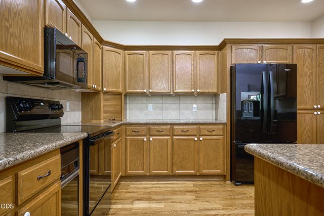 238 Fieldbrook Court, Medford, OR 97504