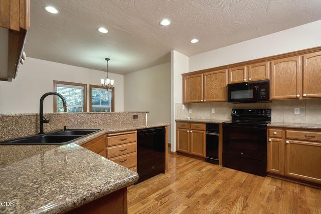 238 Fieldbrook Court, Medford, OR 97504