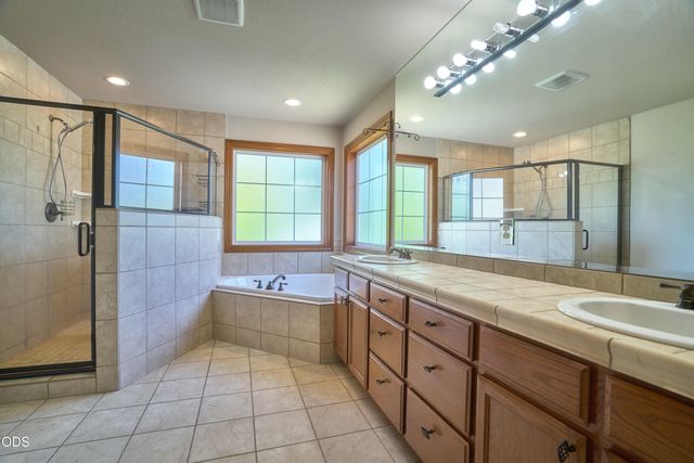 238 Fieldbrook Court, Medford, OR 97504