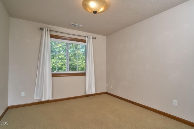 238 Fieldbrook Court, Medford, OR 97504