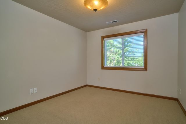 238 Fieldbrook Court, Medford, OR 97504