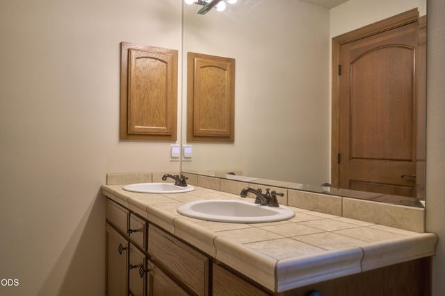 238 Fieldbrook Court, Medford, OR 97504