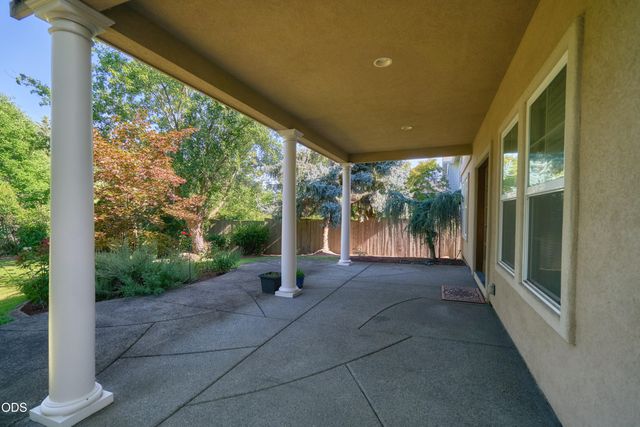 238 Fieldbrook Court, Medford, OR 97504