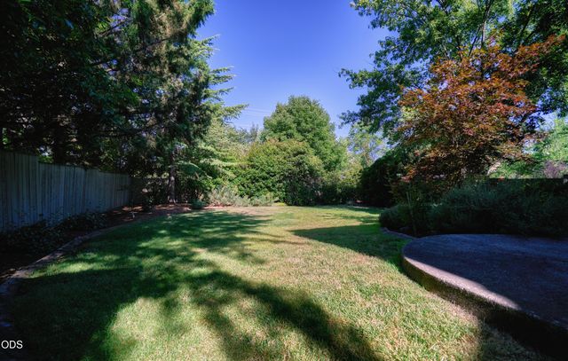 238 Fieldbrook Court, Medford, OR 97504