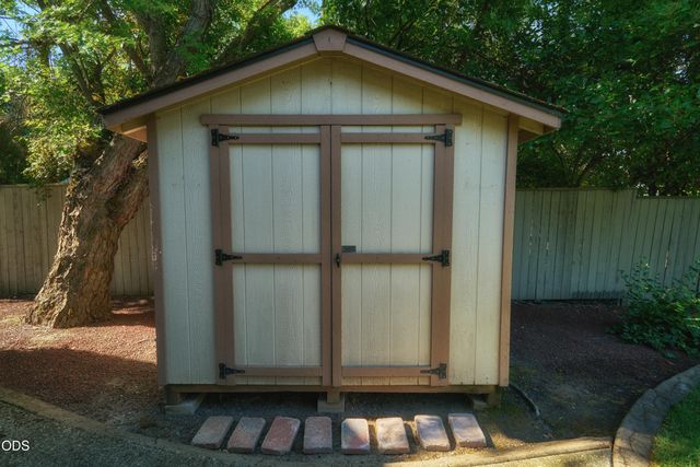 238 Fieldbrook Court, Medford, OR 97504