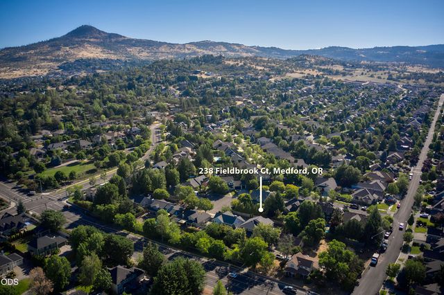 238 Fieldbrook Court, Medford, OR 97504