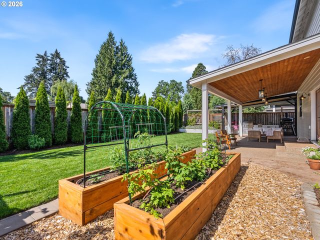 16141 APPERSON Blvd, Oregon City, OR 97045