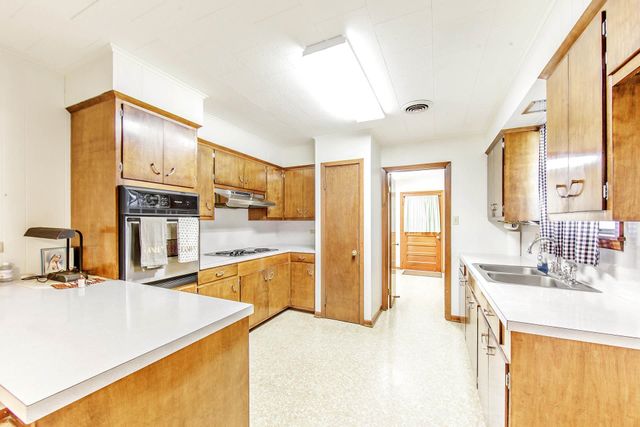 218 Eagle Dr, Raceland, LA 70394