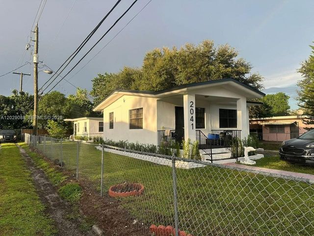 2041 NW 100th St, Miami, FL 33147