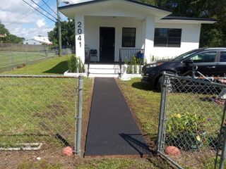 2041 NW 100th St, Miami, FL 33147