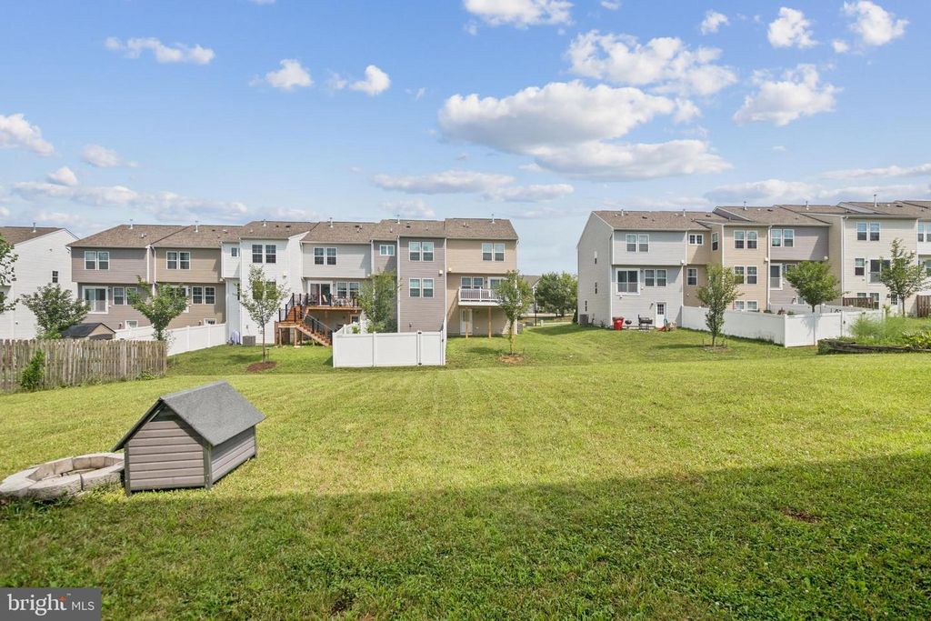 83 DRAWING ARM LN, Martinsburg, WV 25403