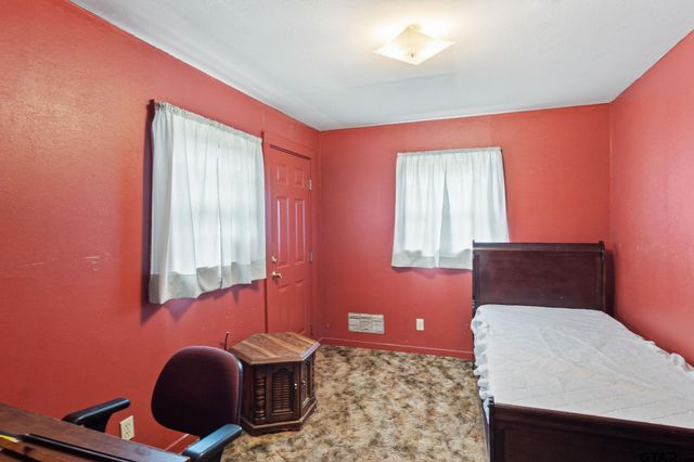1011 Clemons, Jacksonville, TX 75766