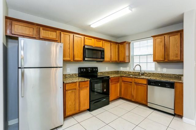 4946 S Cancun Drive, Houston, TX 77045