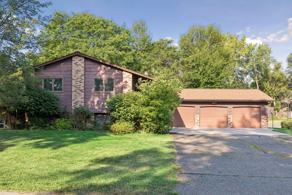 1490 29th Avenue NW, New Brighton, MN 55112 — photo 2