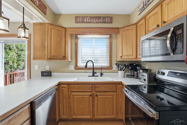 3804 Sweetbrier Terrace, Midland, MI 48642