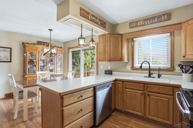 3804 Sweetbrier Terrace, Midland, MI 48642