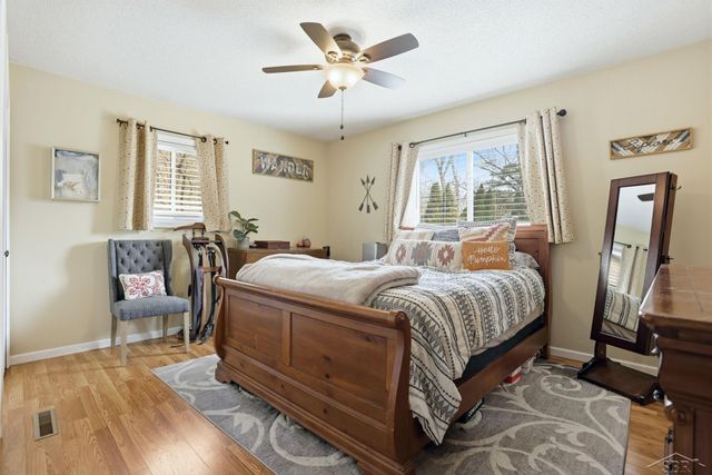 3804 Sweetbrier Terrace, Midland, MI 48642