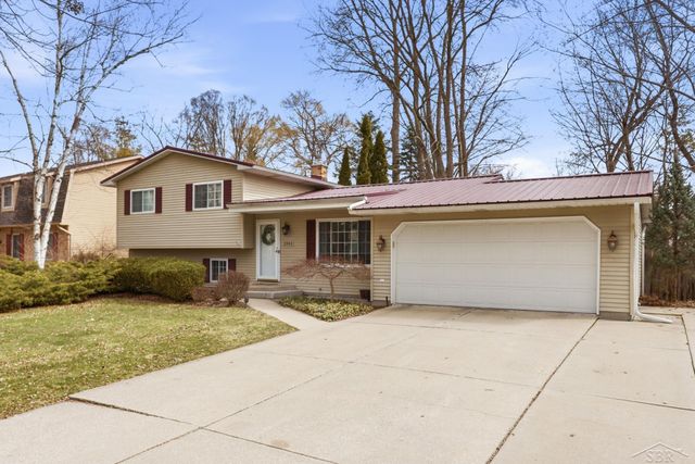 3804 Sweetbrier Terrace, Midland, MI 48642