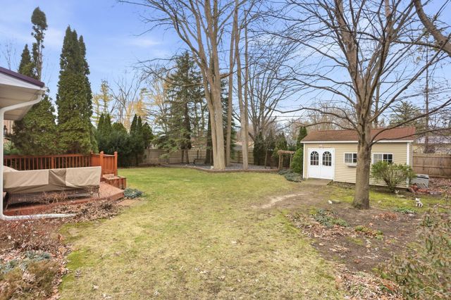 3804 Sweetbrier Terrace, Midland, MI 48642